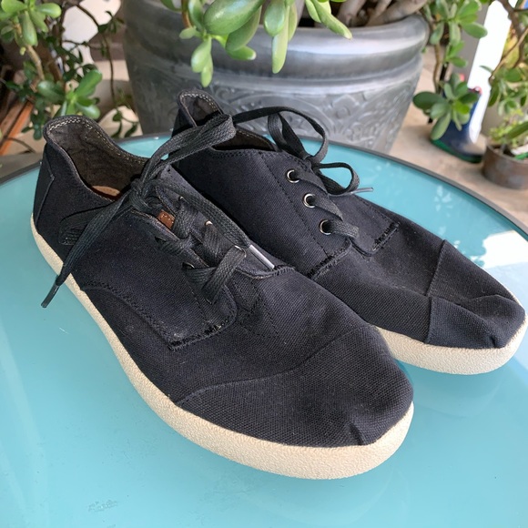 lace up toms mens